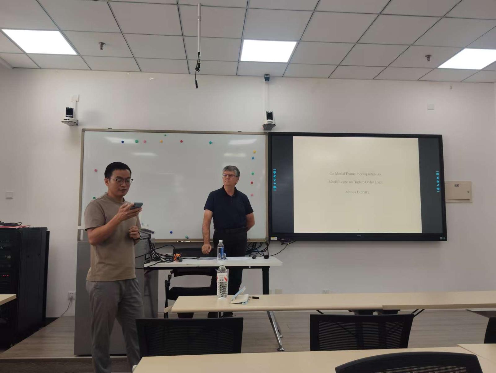 Acad. Mircea Dumitru conferențiază în aceste zile la prestigioasa Beijing Normal University