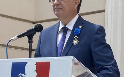 Domnul Mircea Dumitru, Ofițer al Ordinului Palmelor Academice