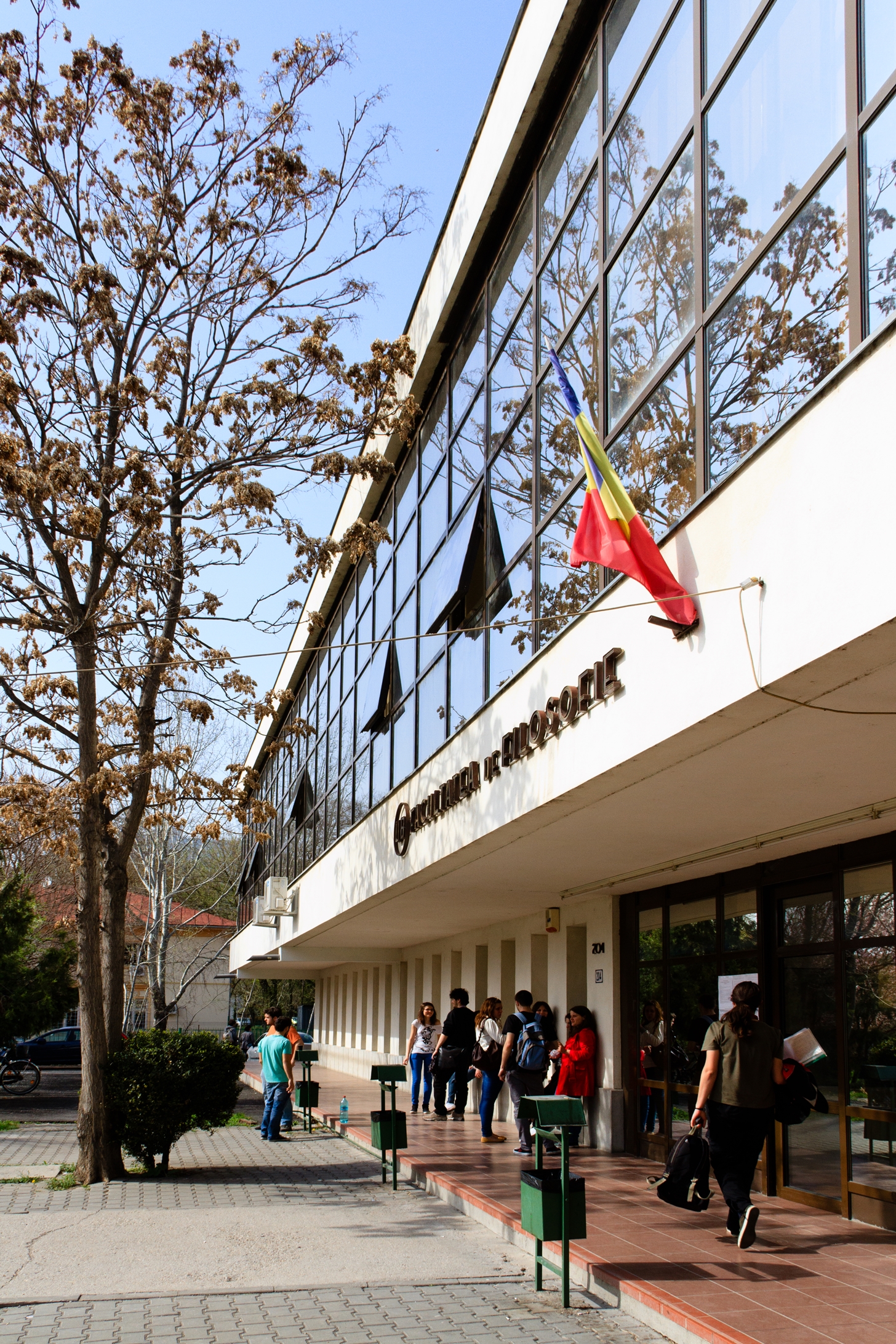 CCEA:  Rolul motivaţiei în definirea intervenţiei umanitare. O analiză din perspectiva eticii virtuții.